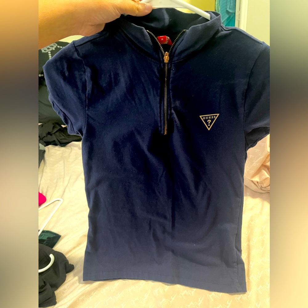 MOVING SALE!! $6!!Guess Top